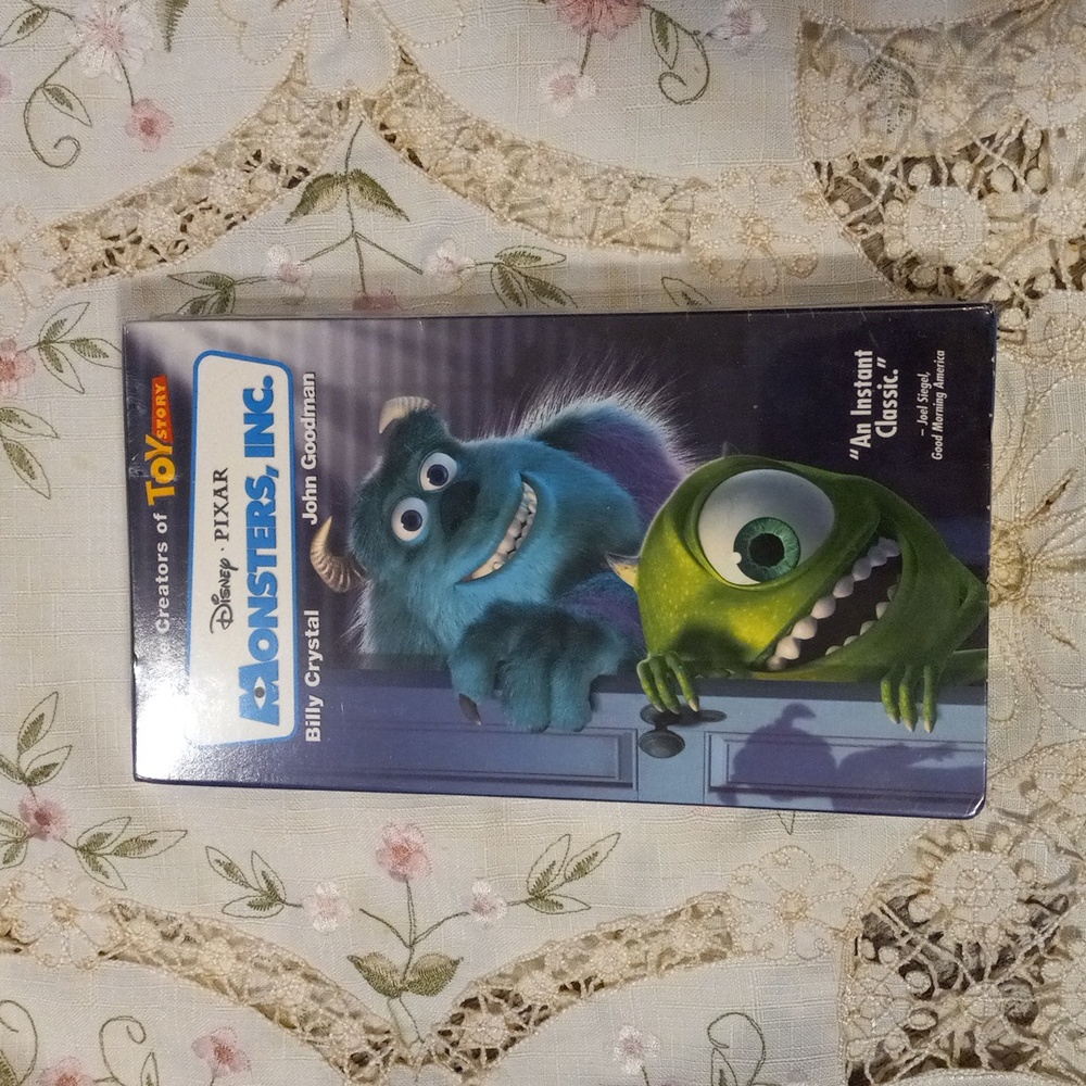 New Monsters Inc Disney Pixar Billy Crystal John Goodman an instant classic VHS